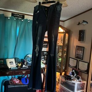 No name brand. Size XL stretchy